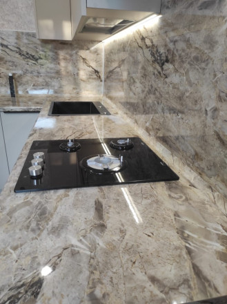 Кухня Фон Сфинкс Версаль